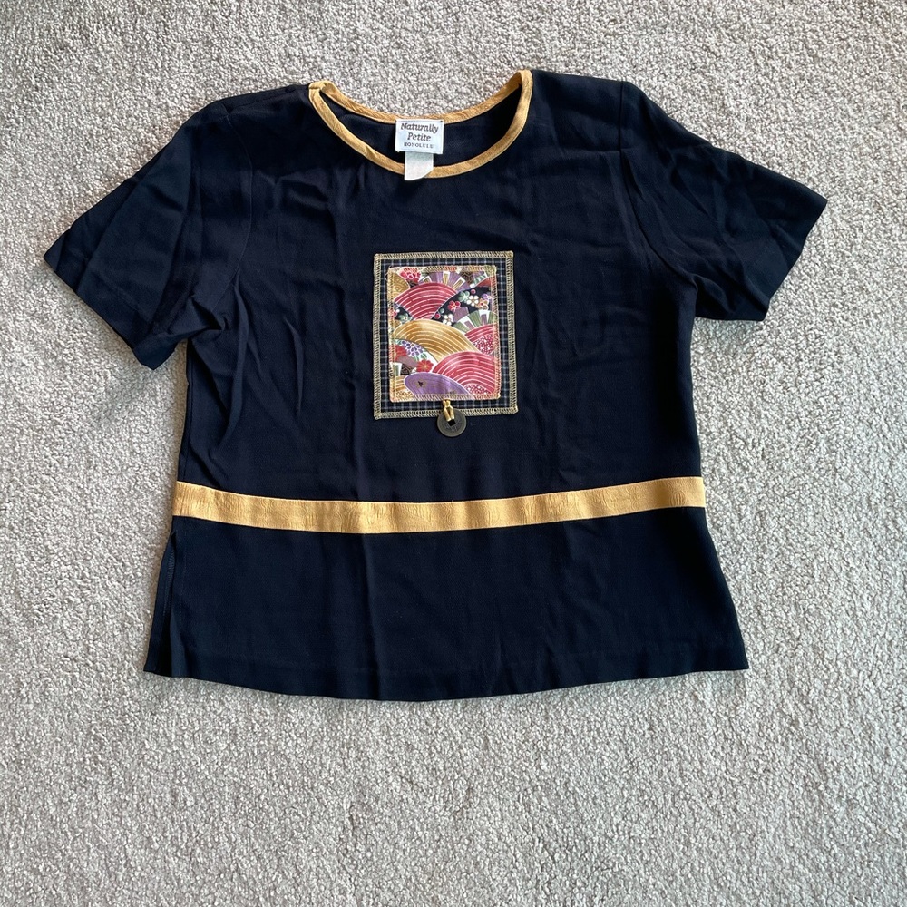 💜 5 for $25 Black and gold kimono fabric top - Picture 2 of 6